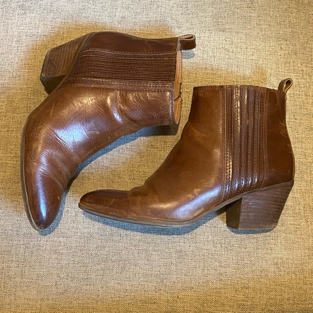 FRYE & Co Ankle Boots